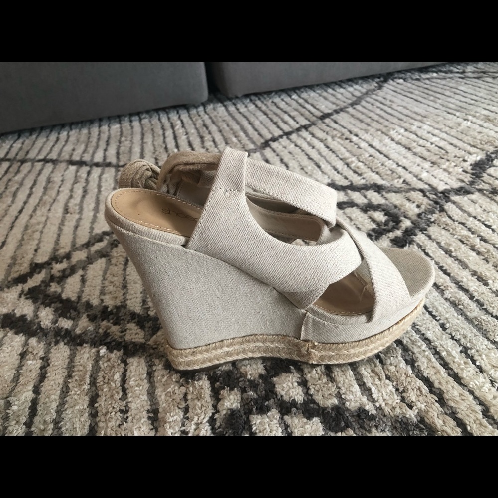 NWOT Just Fab tie up wedges in size 6 1/2 - Picture 8 of 13